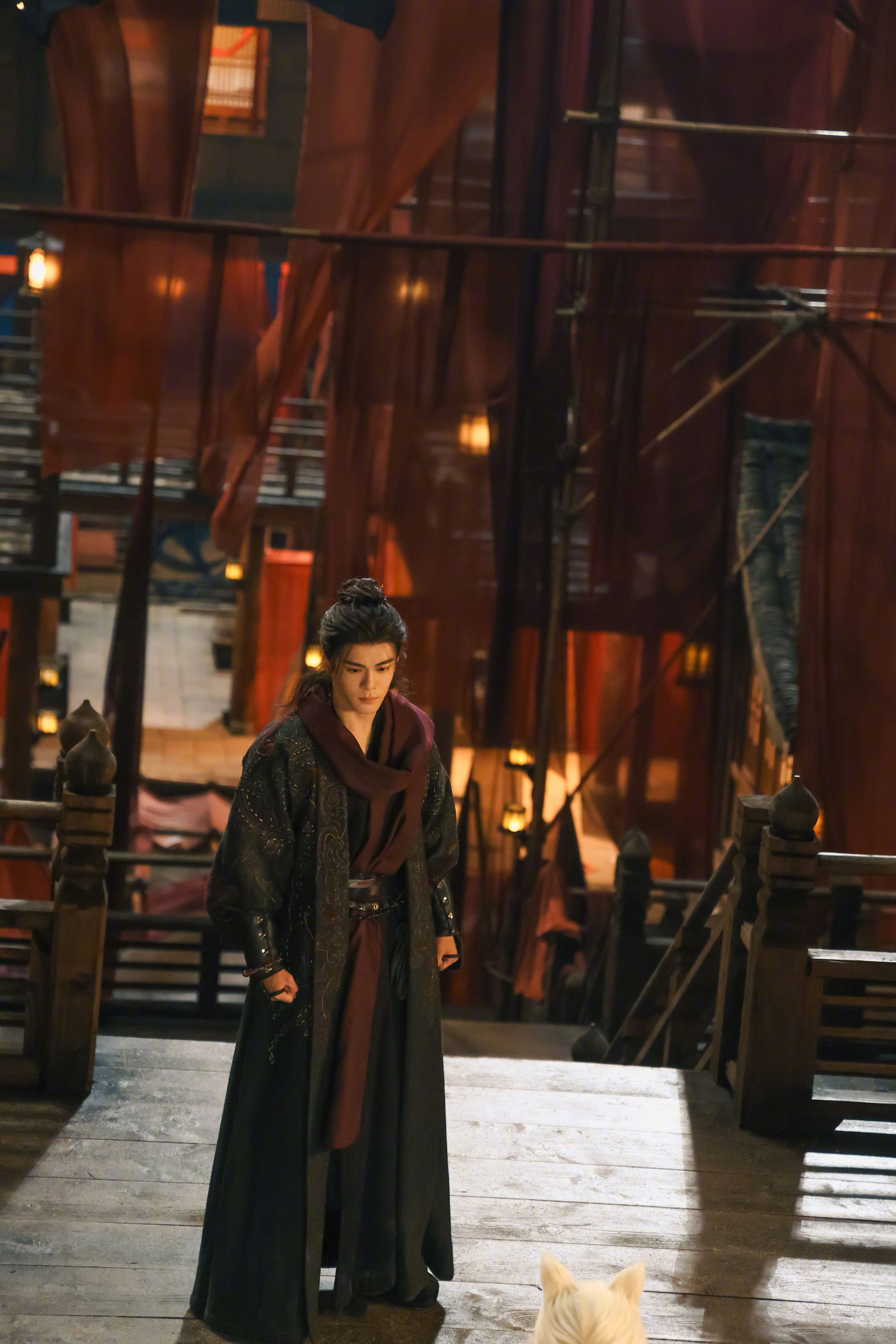 曾舜晞发三万红包《月鳞绮纪》热度破万啦！曾舜晞大气发三万红包回馈粉丝，诚意满满，