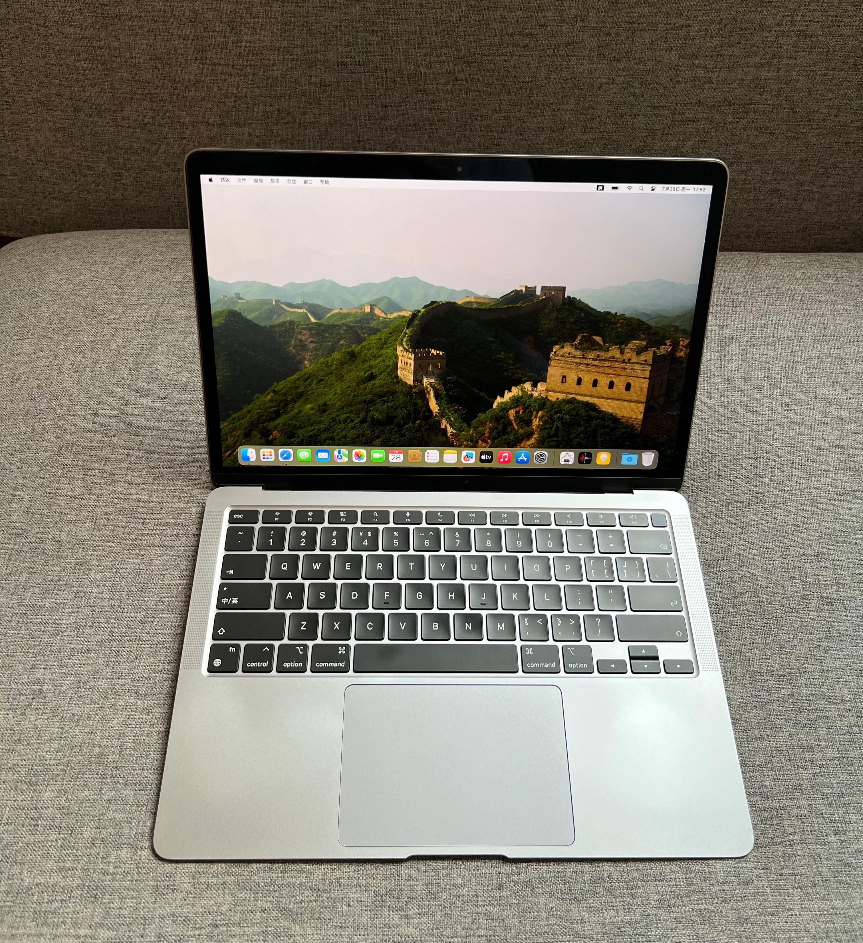国行2020款MacBook Air 13寸 M1芯片 8+256G 深空灰，屏