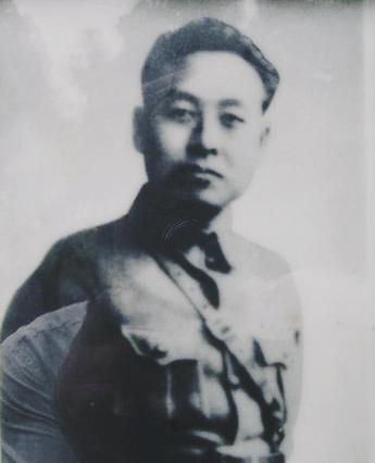 毛岸英去世后，刘思齐在毛泽东前三度痛哭，再婚前特意前往岸英墓前祭拜
1959年2