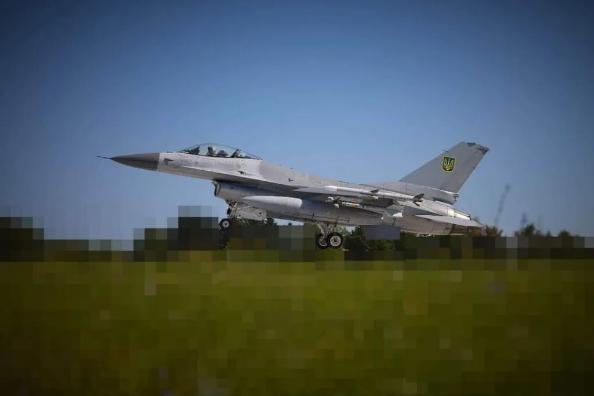 图文：丹麦又向乌克兰提供了10个用于航空设备移动式气候掩体以确保F-16战机具备