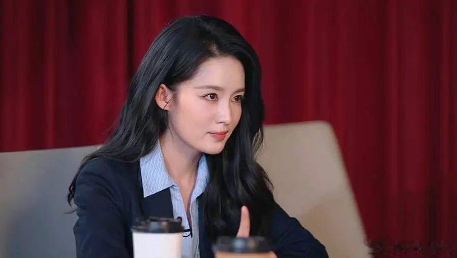 李沁工作室审美和粉丝审美差太多了吧？ ​​​