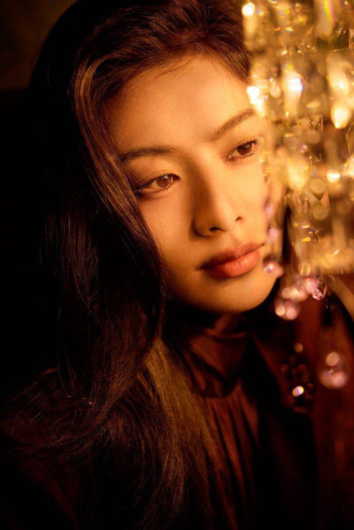 12月12日上海浦东美术馆，时尚芭莎艺术大赏凭一组艺人短视频，让观众直观感受明星