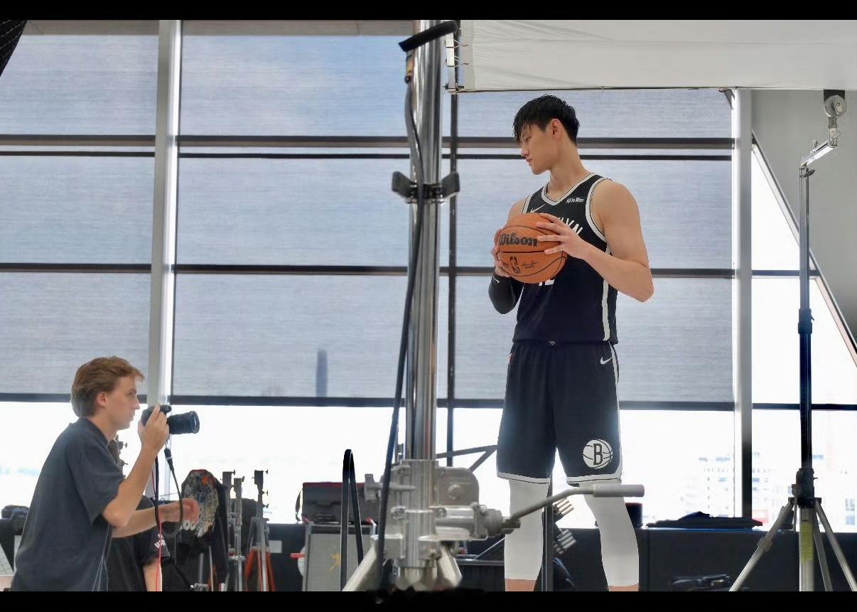 曾凡博谈逐梦NBA：因为伤病，我事实上失去了整个夏天锻炼的机会，包括国家队和夏联