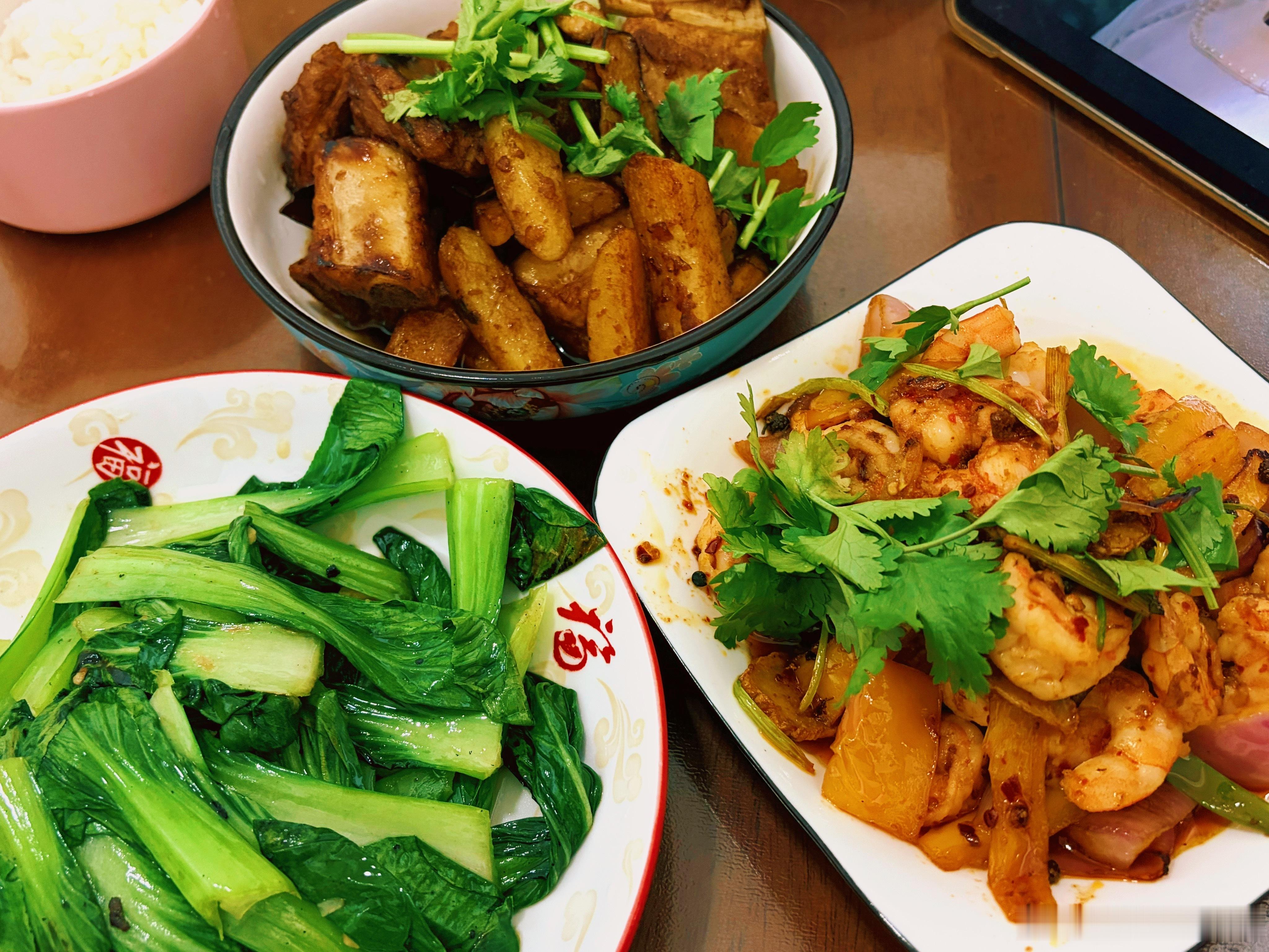 好久没下厨，香菜狂魔出动[偷笑] ​​​