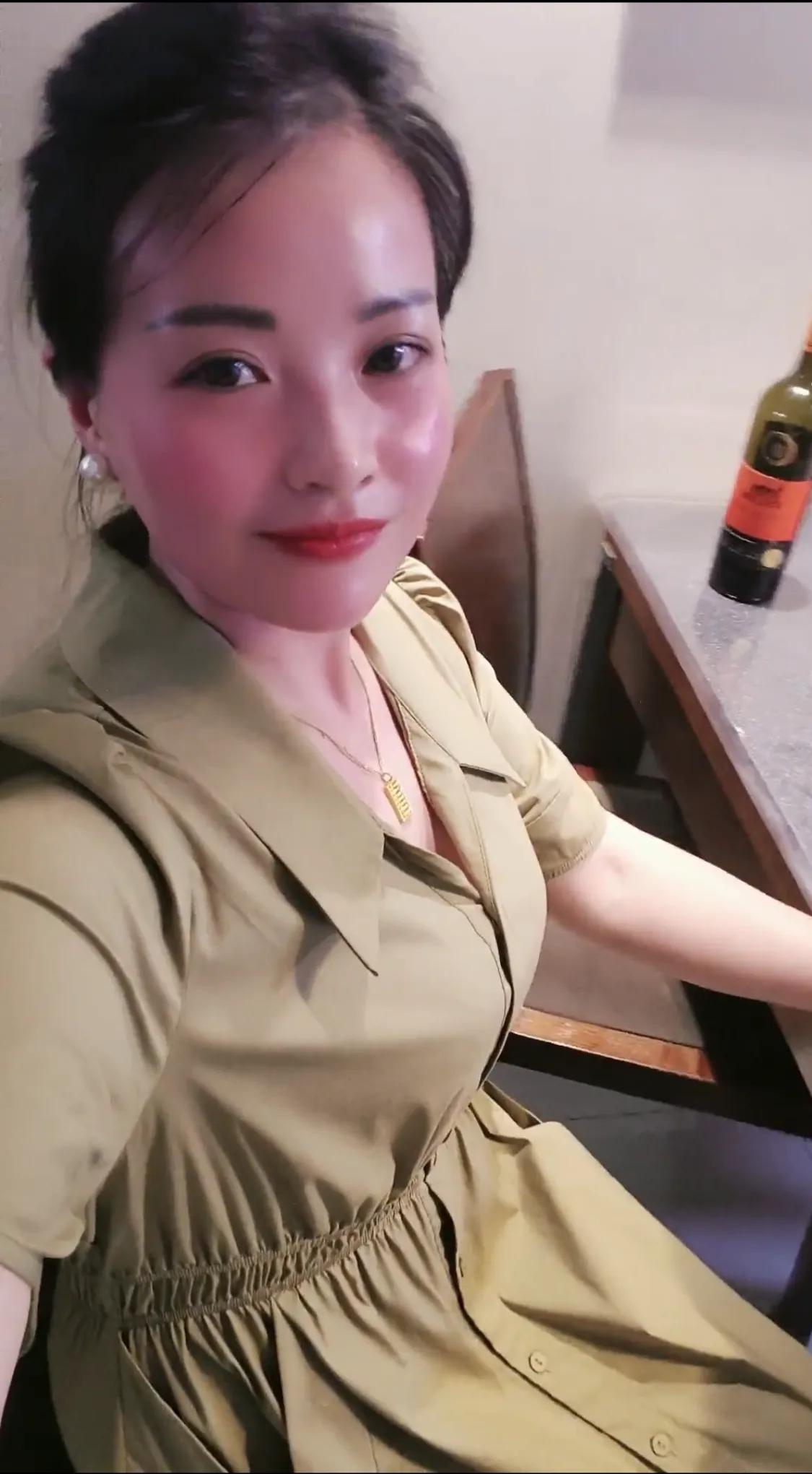 没有了往日的暴躁脾气，也学会了酝酿自己的情绪。
日子越来越平淡，很多时候只想自己