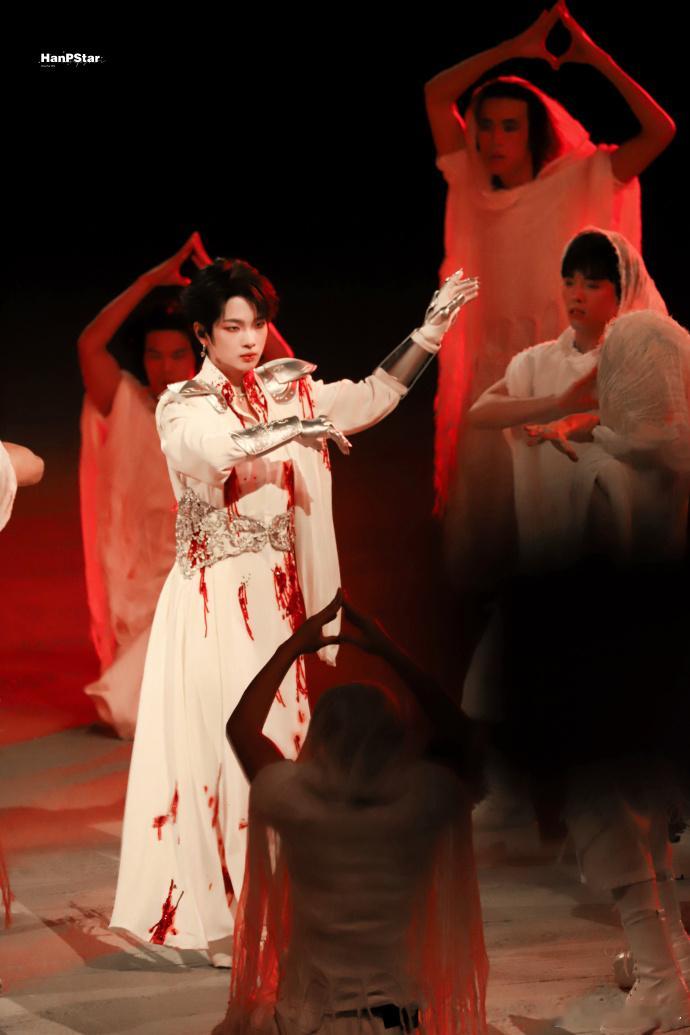 任豪去了周震南演唱会这是什么神仙搭配！喜欢的两个人居然同时出现，也是给我带来了非