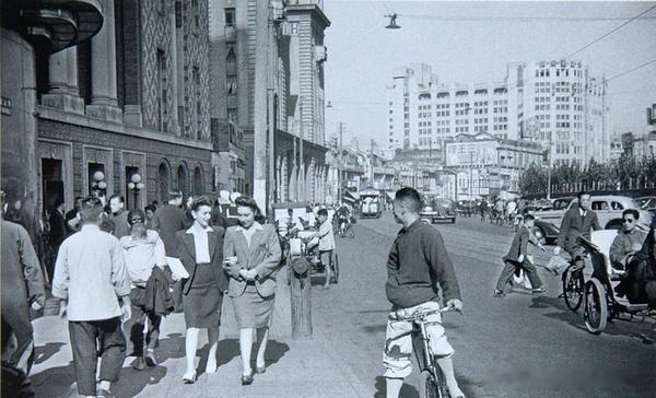 1942—1946年的上海 