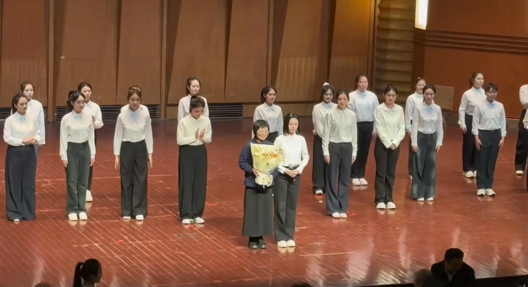 12月9日，朱枫烈士事迹宣讲报告会在四川音乐学院举行，朱枫烈士的孙女朱容镕老师作