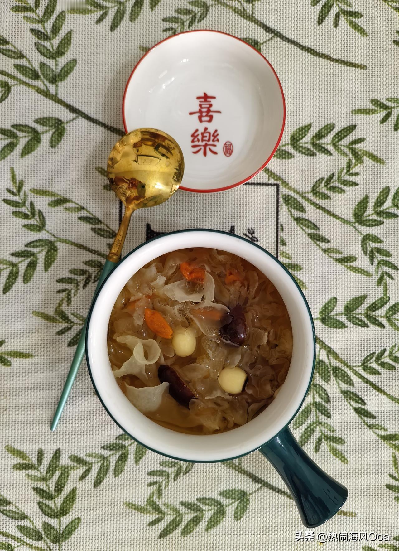 这两天，小岛秋老虎来袭，又回了恢复了往日的潮湿，闷热。

常常感到口干舌燥，为了
