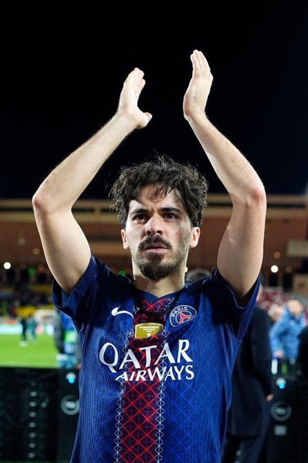 塞尔电台：皇马准备在条件合适时签下维蒂尼亚。他已与巴黎圣日耳曼达成协议，其中包含