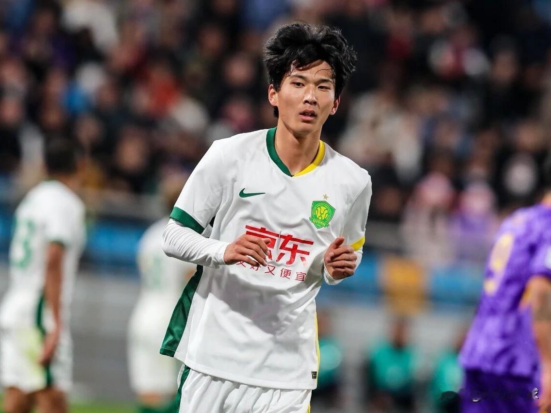 北京国安和范双杰续约…国安俱乐部已与范双杰续约两年，新合同将延续至2028年底。