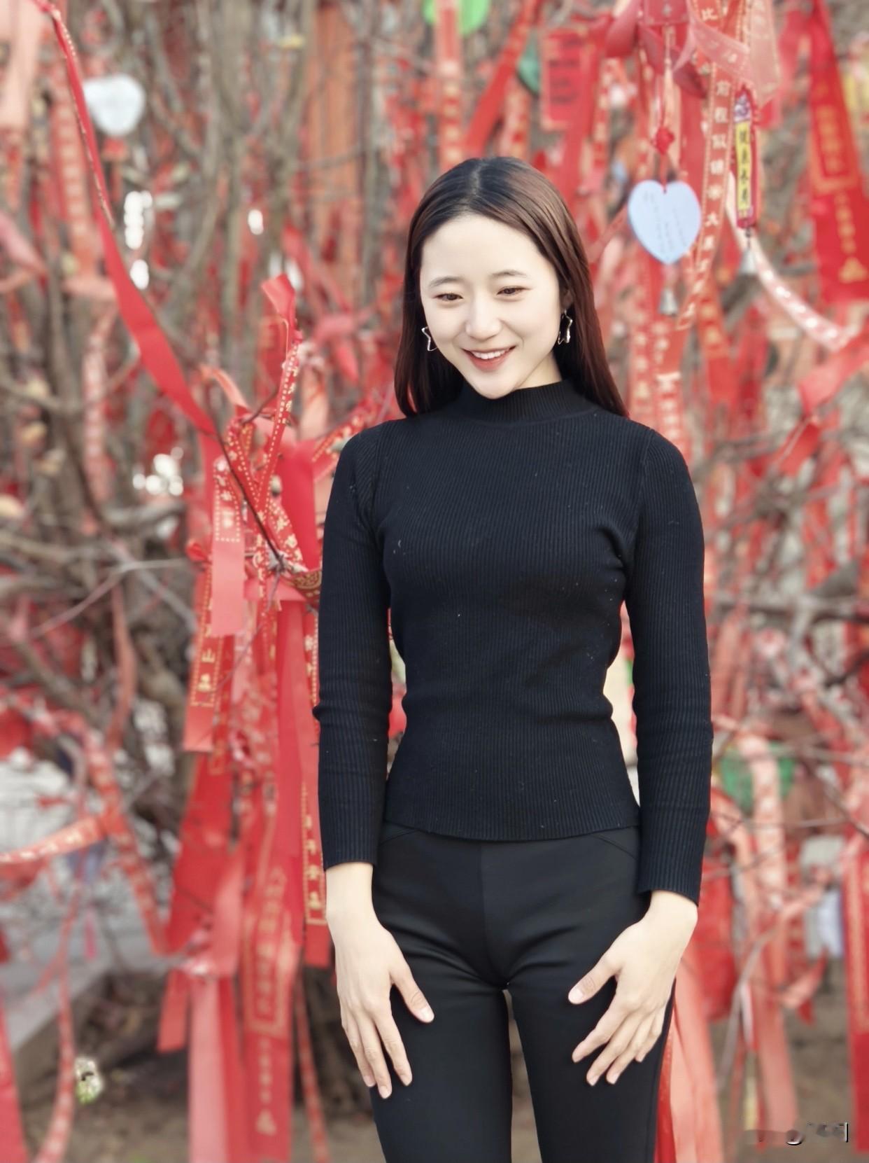 发一张你相册里最漂亮的照片红绸系心结，愿爱长长久。