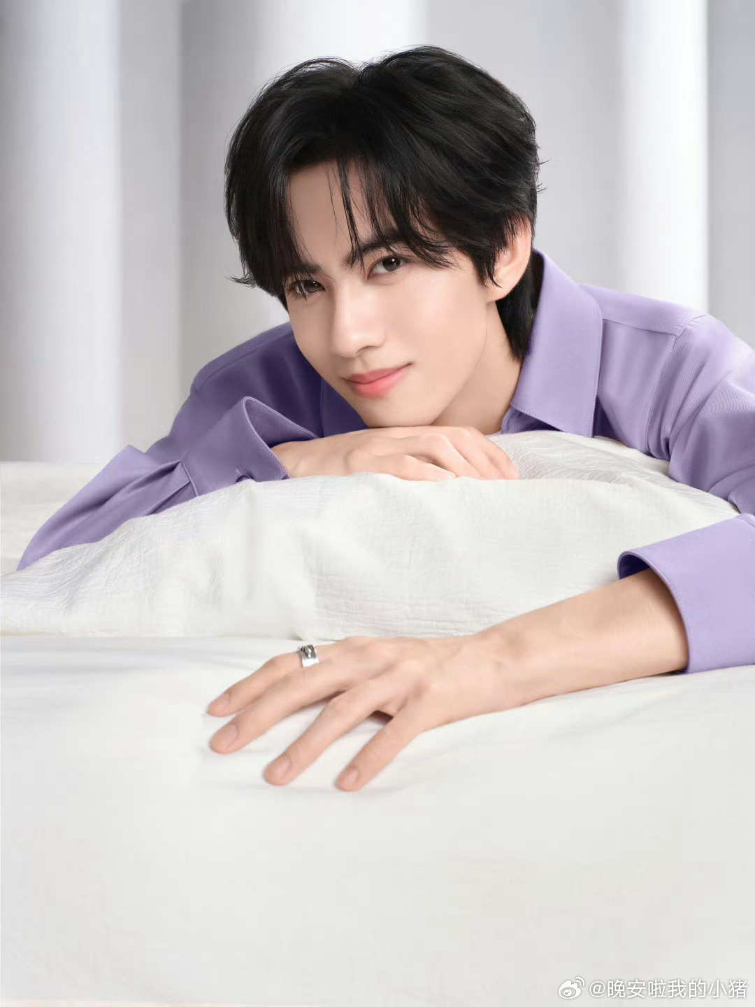 刘轩丞欧诗漫花絮照💜🤍 