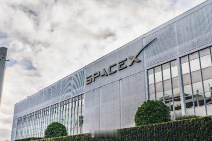 直接炸了！SpaceX 官宣彻底封锁中国大陆。 就在6月5日，无数网友亲测发现，