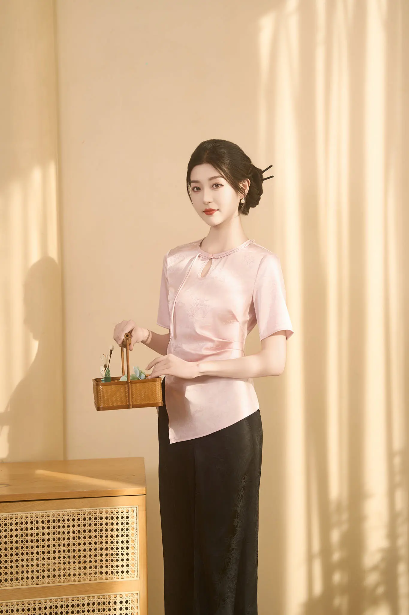 中式足浴采耳技师工作服。