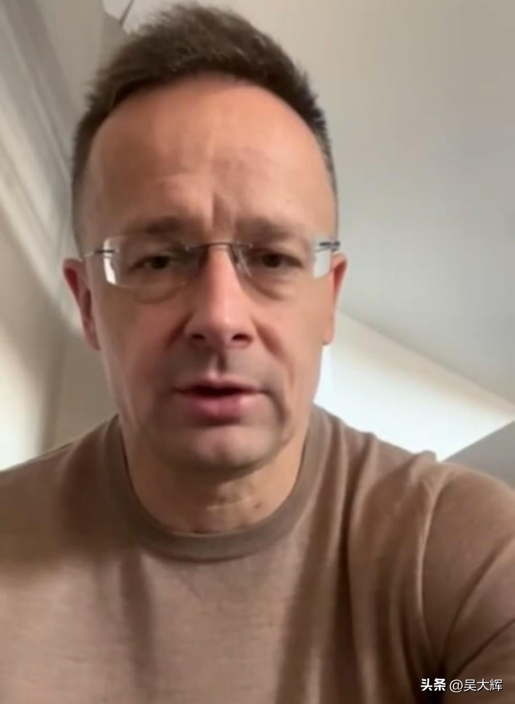 西雅尔多：“我们不该跟着泽连斯基的调子跳舞”

3月13日，匈牙利外长西雅尔多呼