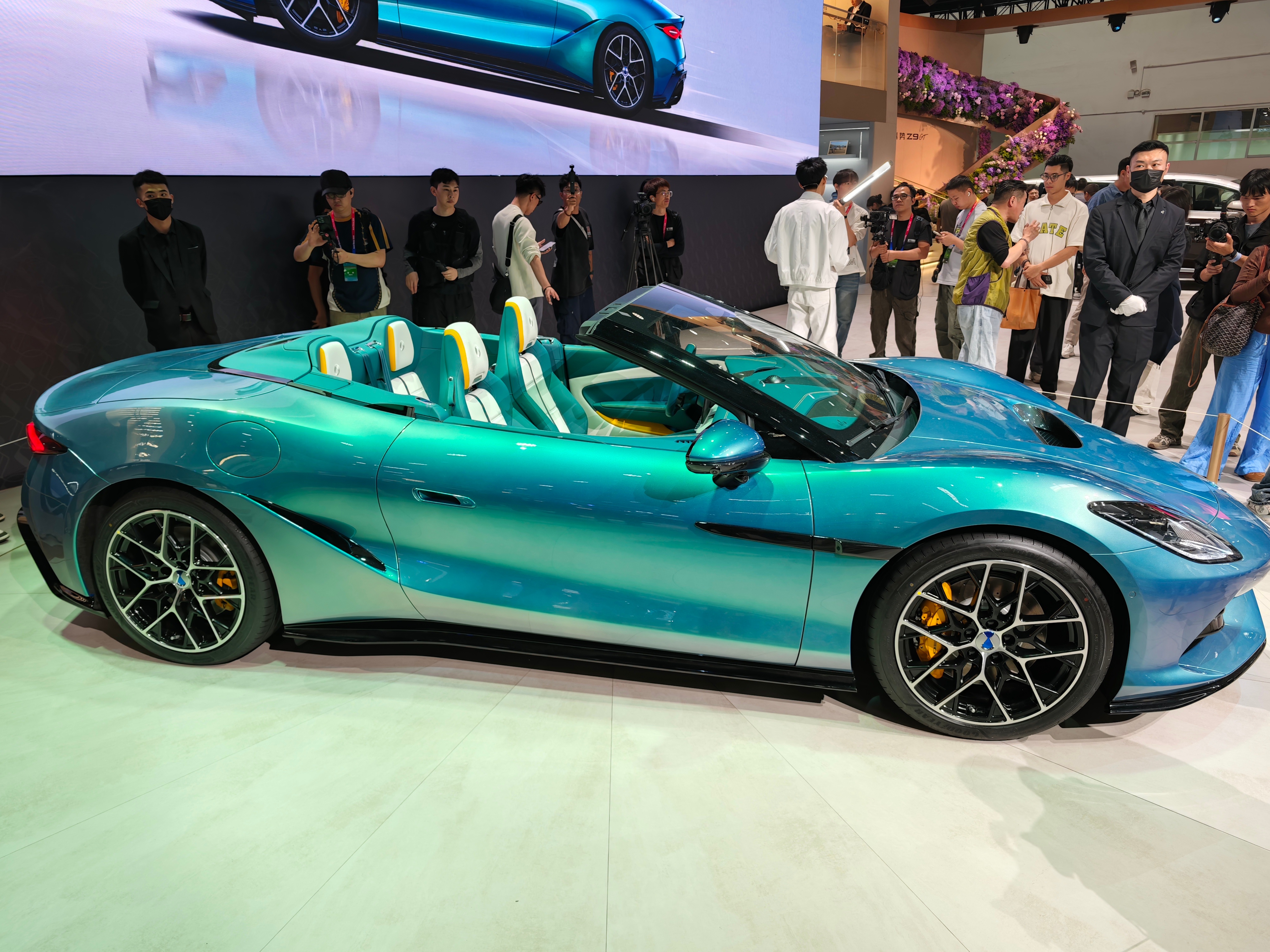 腾势这个二楼太尊了