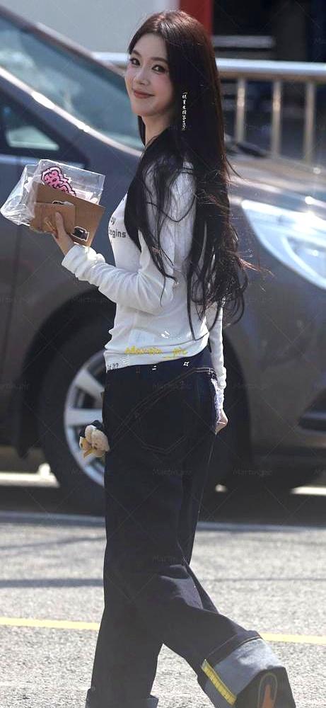 陈瑶参加《乘风破浪》时，舞台上的“真心”惹人心动。  
 

她说了句“我饿坏了