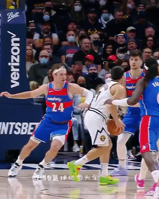 还记得他吗？虽然在NBA就打了一个赛季，但是贡献了好几个让人惊艳的传球！ ​​​