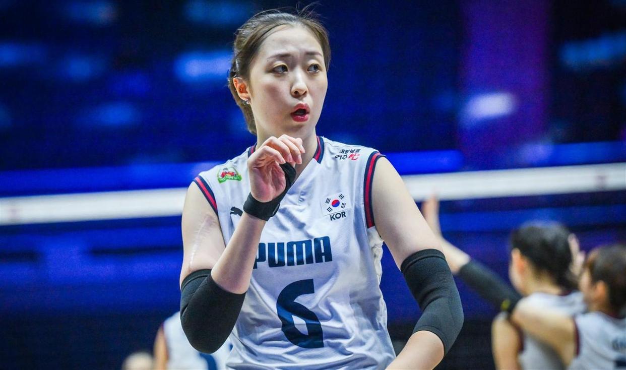 北京时间8月22日，女排亚锦赛C组首轮结束一场焦点战，韩国女排对阵越南女排，双方