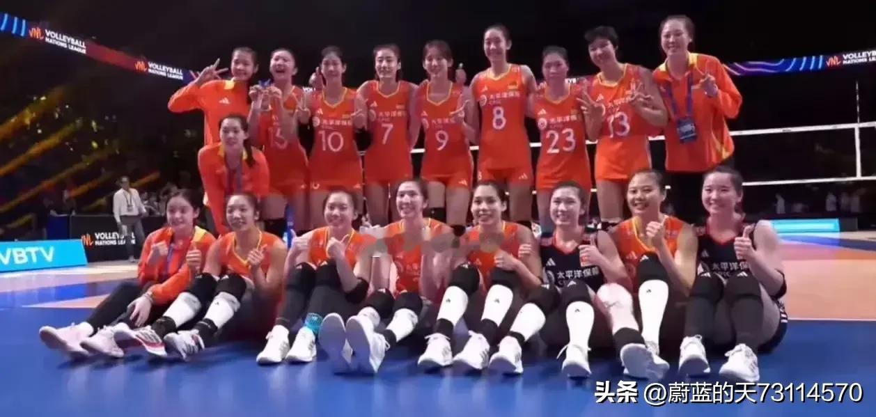 [墨墨们站在中国女排的对立面，唱衰盼输，肆无忌惮的诋毁攻击，这非常危险]

墨墨