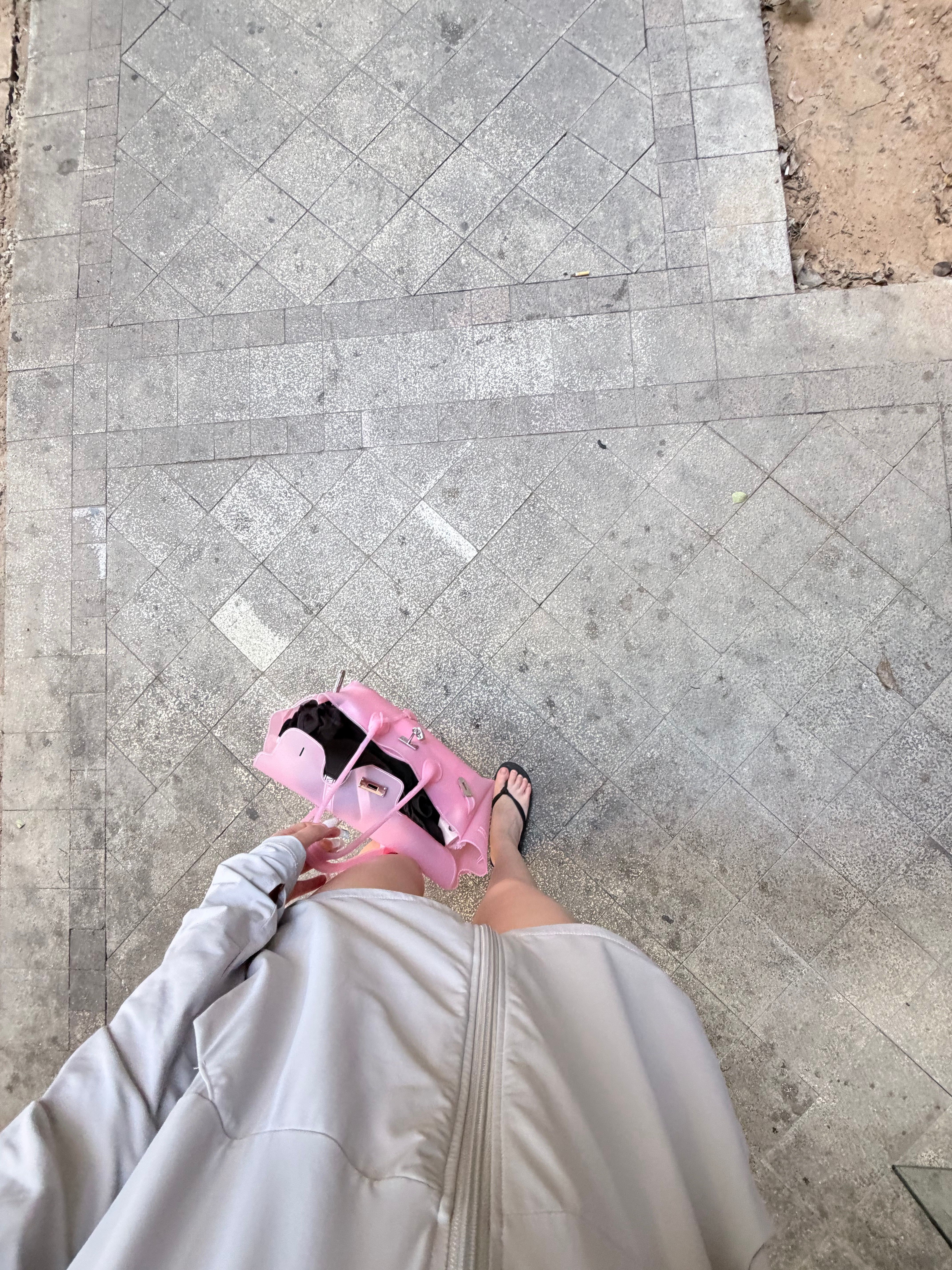 自律女孩第一次这么早 