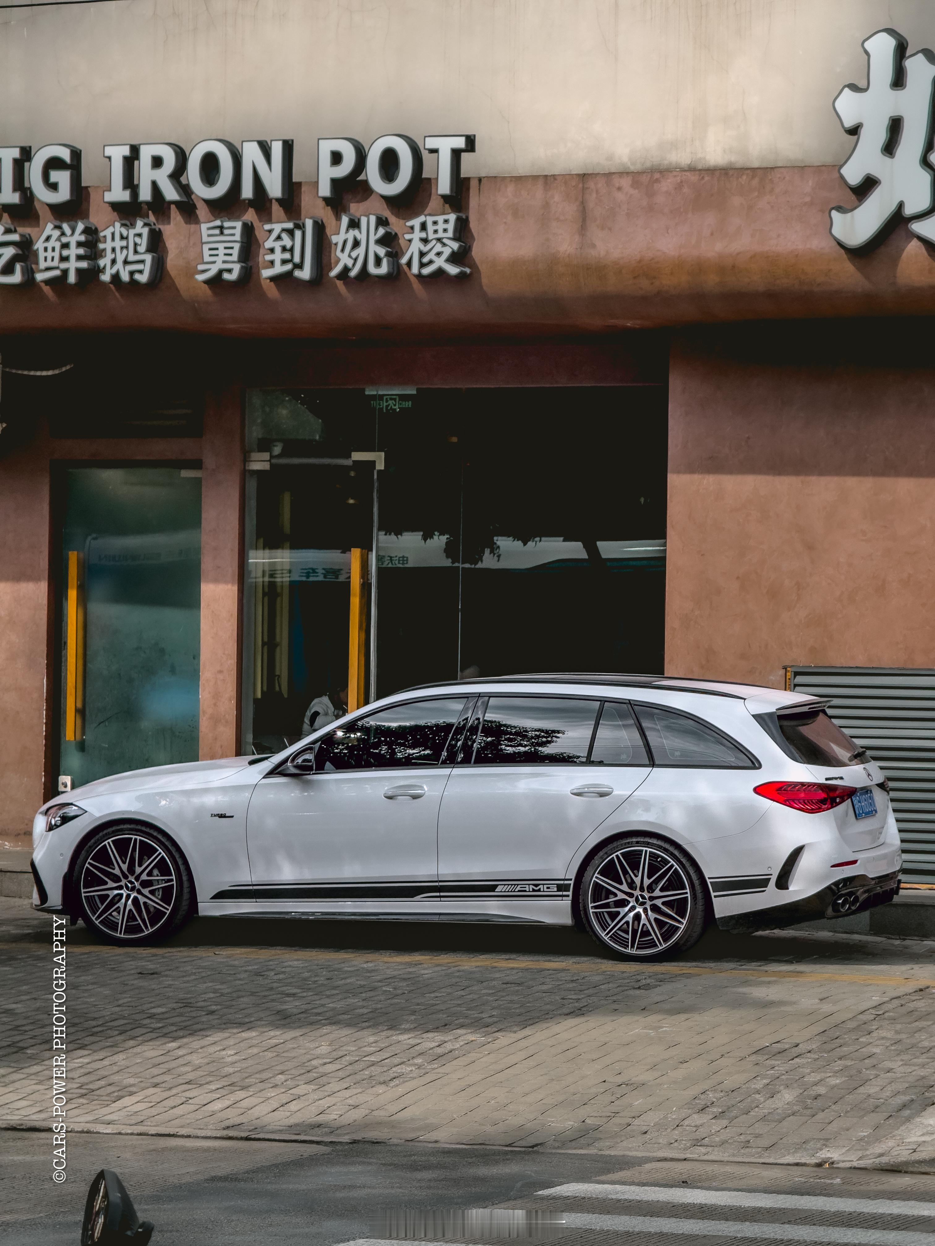 路上看到的一些两厢车🚙👉AMG C43瓦罐👉路虎卫士90👉蔚来ET5T[