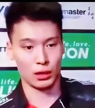 这个运动员叫啥名字？昨天，看了一段不知是啥时候的比赛视频，他和张本智和对赛。接受