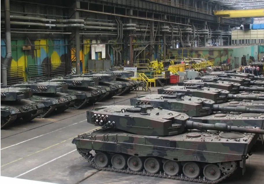 🇩🇪 认为，🇵🇱 应该以常规F4服务的价格为🇺🇦乌克兰保养坦克。同时