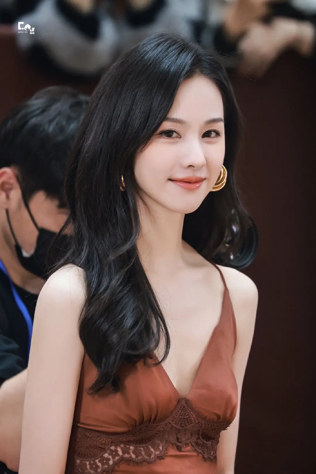 陈都灵。
