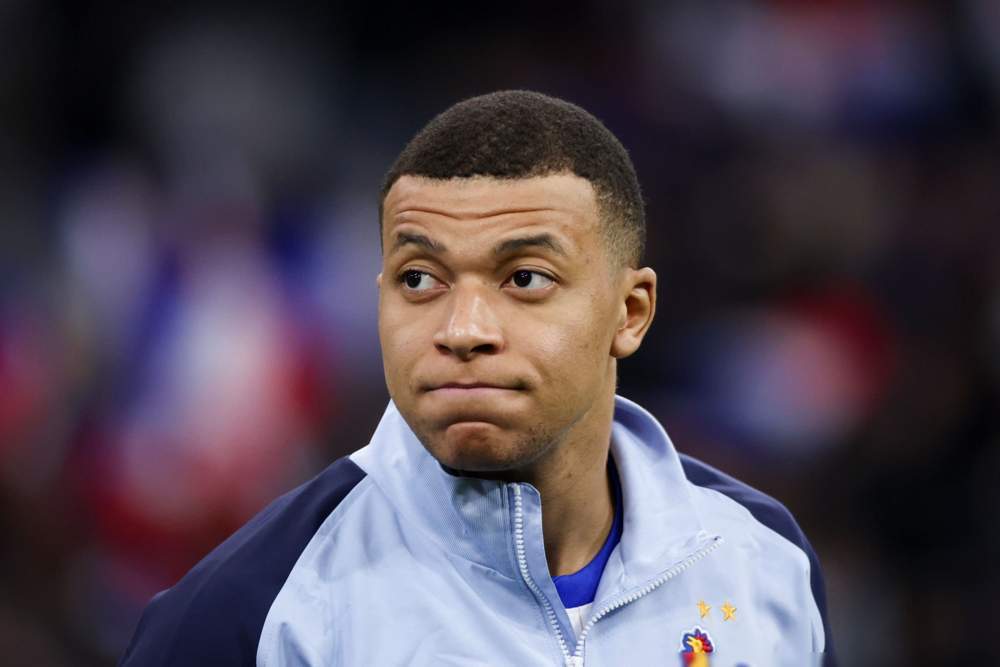 空门不进，防守不动，姆巴佩再现“毒瘤”属性！姆巴佩的点球绝杀？要不是迪亚兹造点哪