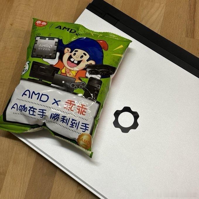 我今天才听说一个IT圈流传已久的都市传说！台积电服务器的“镇机之宝”居然是绿色包