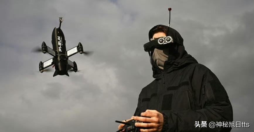 《华尔街日报》26日引述乌克兰军方官员披露，约有200名乌克兰防空人员已经部署到