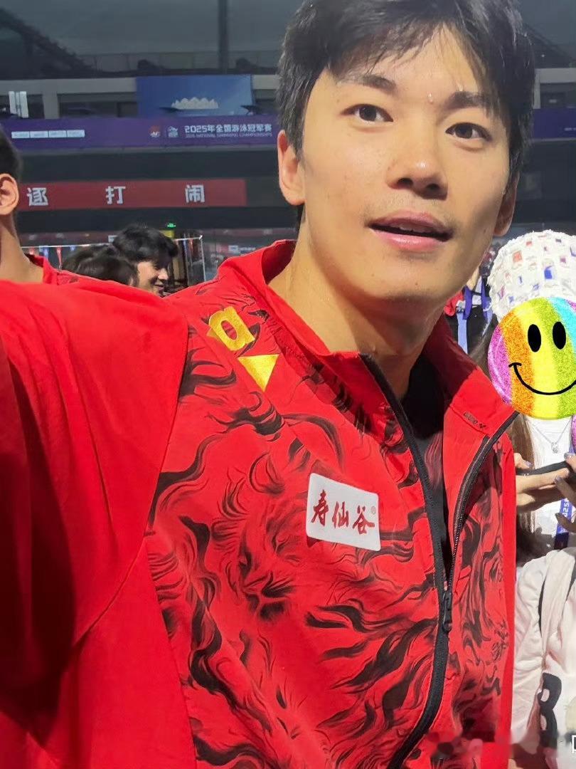 这个角度和汗涔涔的样子好内个 