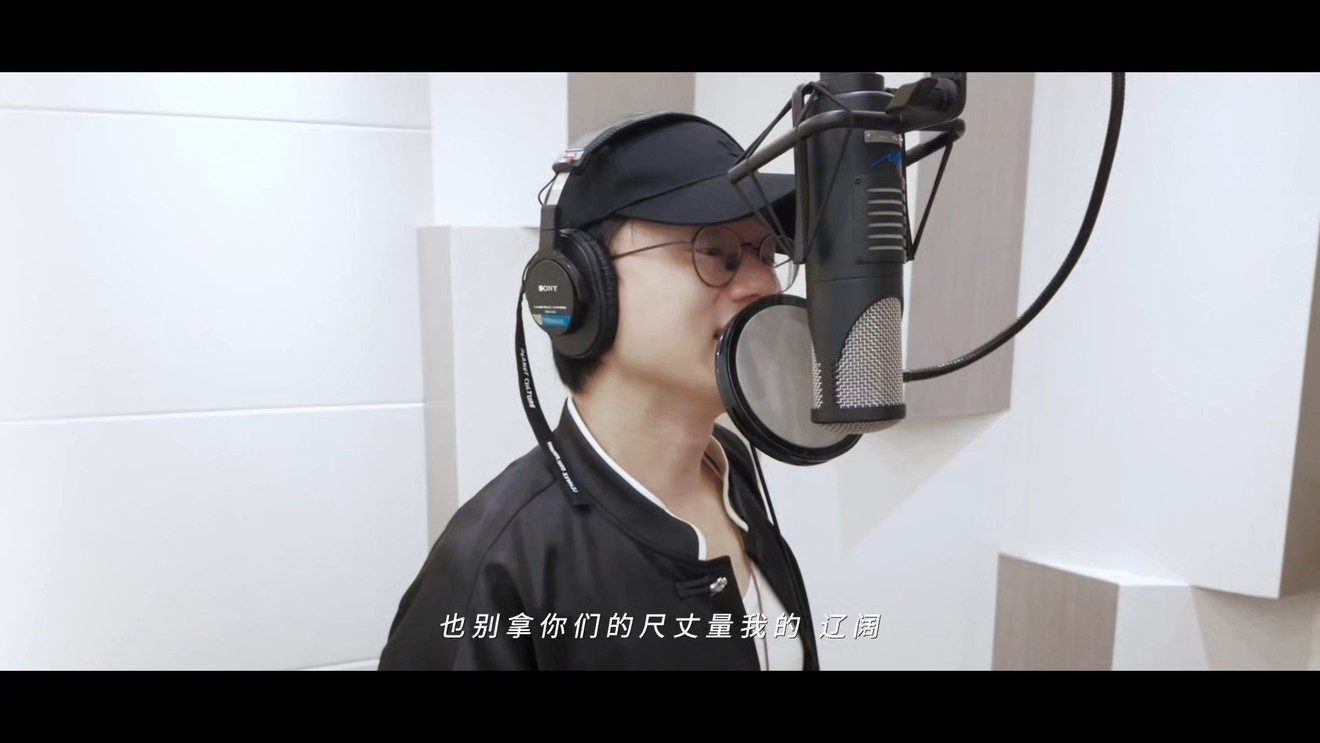 张杰国庆郑州演唱会国庆和同好一起看张杰，大合唱的时候真的特别有共鸣 ​​​