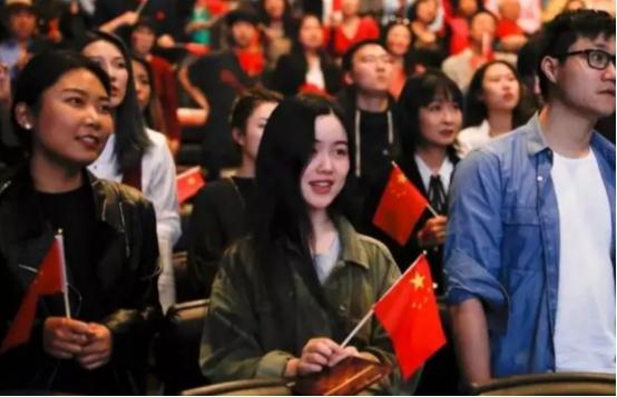 中国人容易被电诈盯上是有原因的，一位越南人告诉我：一个14亿人口的大国，几乎没黑