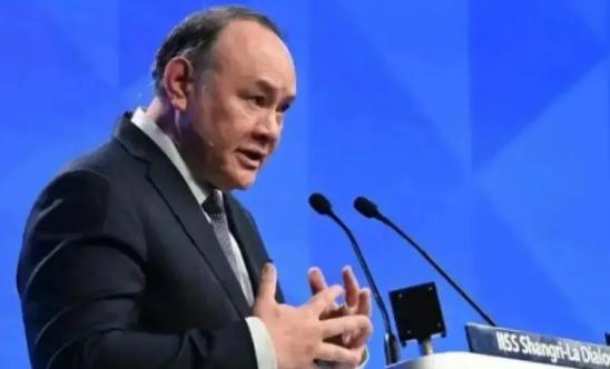 菲律宾国防部长立“大功”了！

不仅成功拦下了中国第二批柴油、农药和化肥援助，还