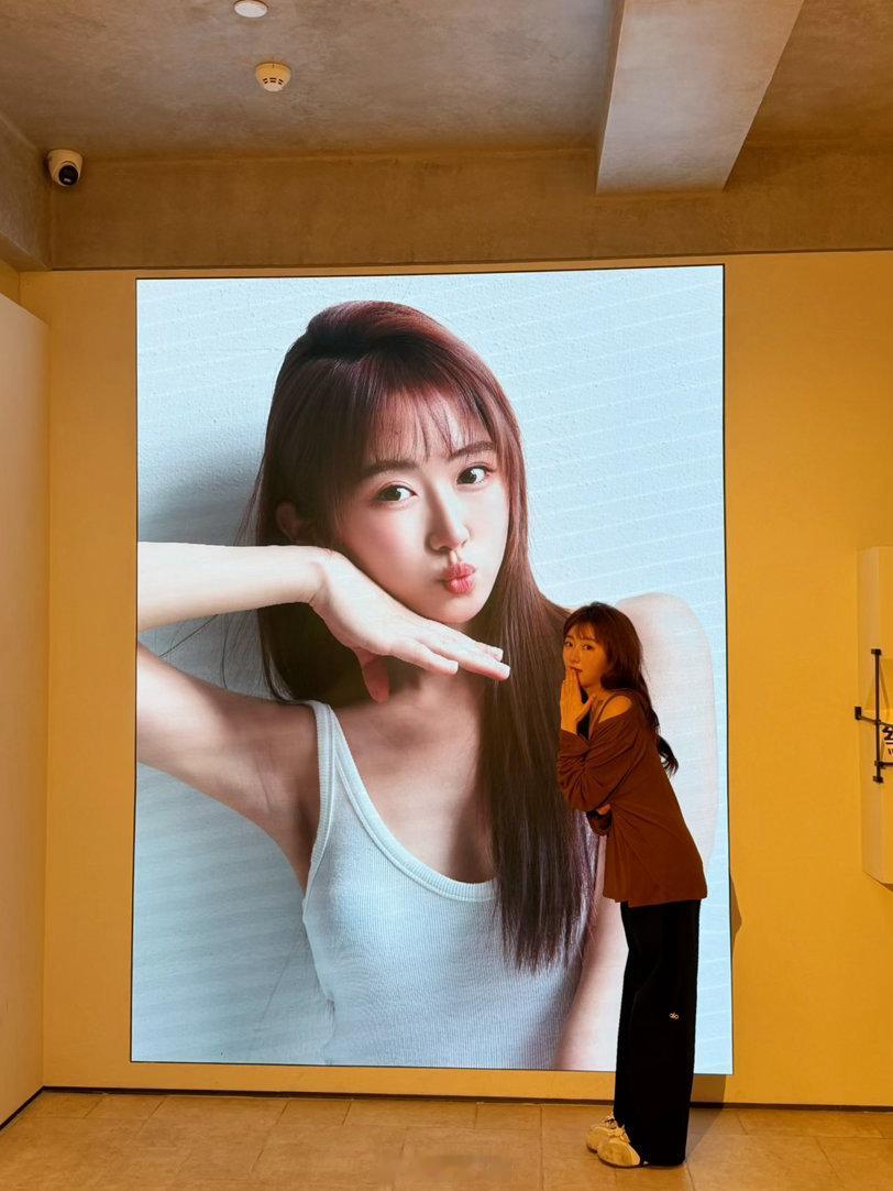 有野心的人，在二十多岁都是痛苦的。非常痛苦 但是爽 感谢离开 感谢伤害 感谢爱请