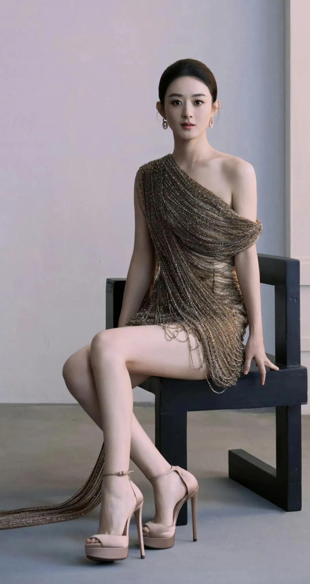 赵丽颖。丽颖，绍峰和景甜在一起了，你知道吗？