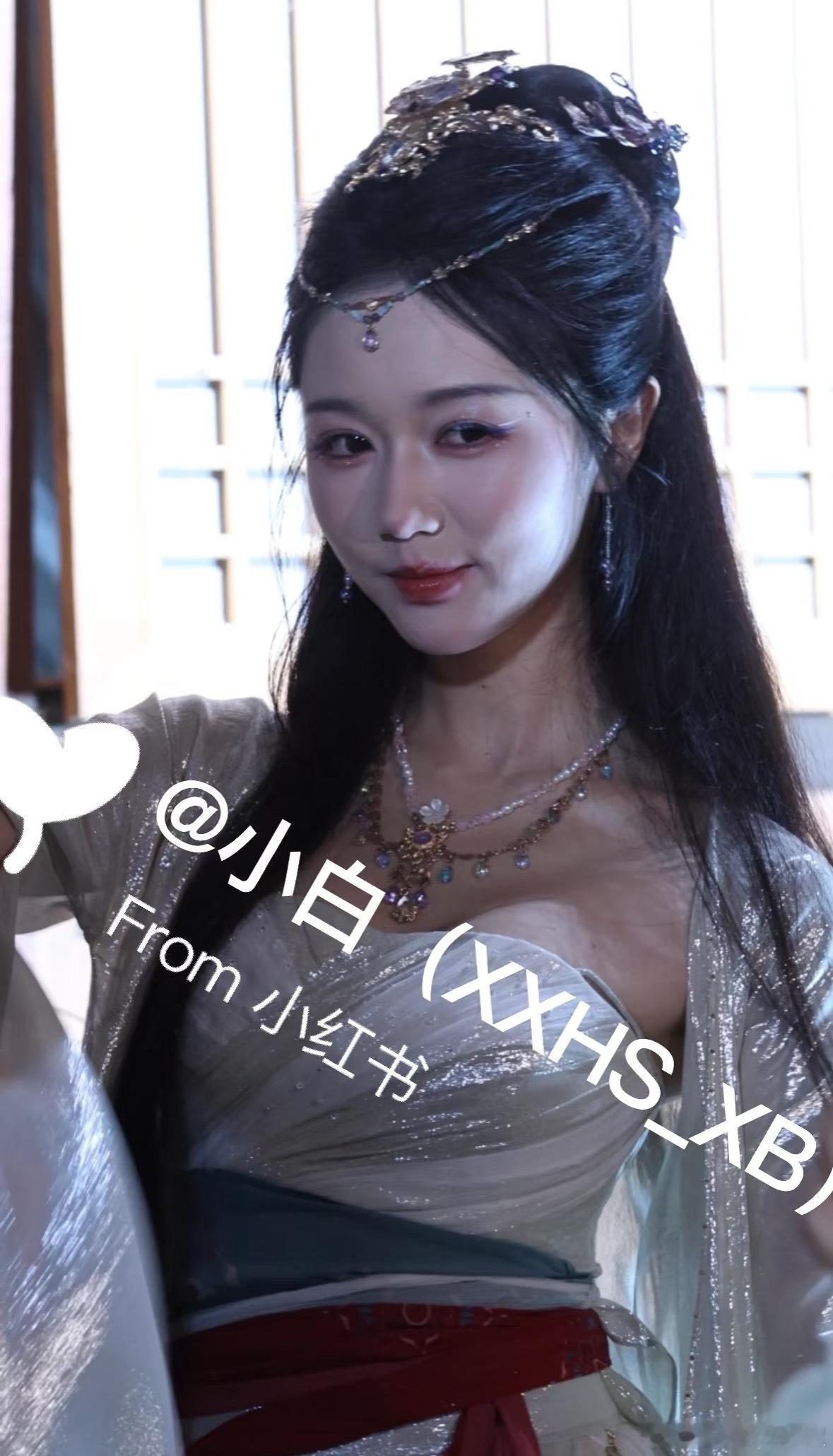 美是挺美的，生图也没崩 ​​​