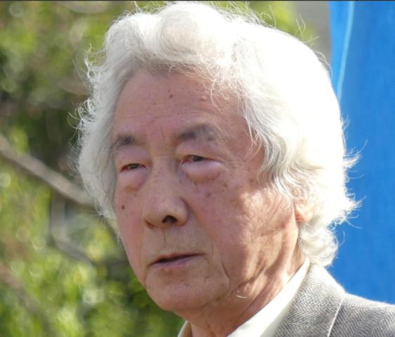 小泉进次郎83岁的老父亲小泉纯一郎露面了，作为日本前首相，他对高市早苗评价了8个