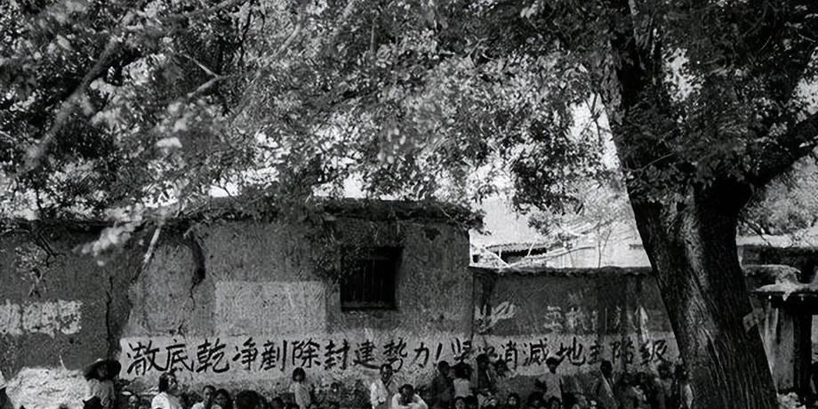 1947年，一个地主偷偷放走了地下党员，但被敌人发现了，敌人找他算账时，地主却说