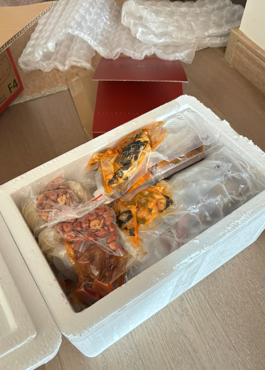 这个世界上还有啥是不能网购的吗！家里蹲找代购买到了吃上了柳州本地现做的螺蛳粉[哇