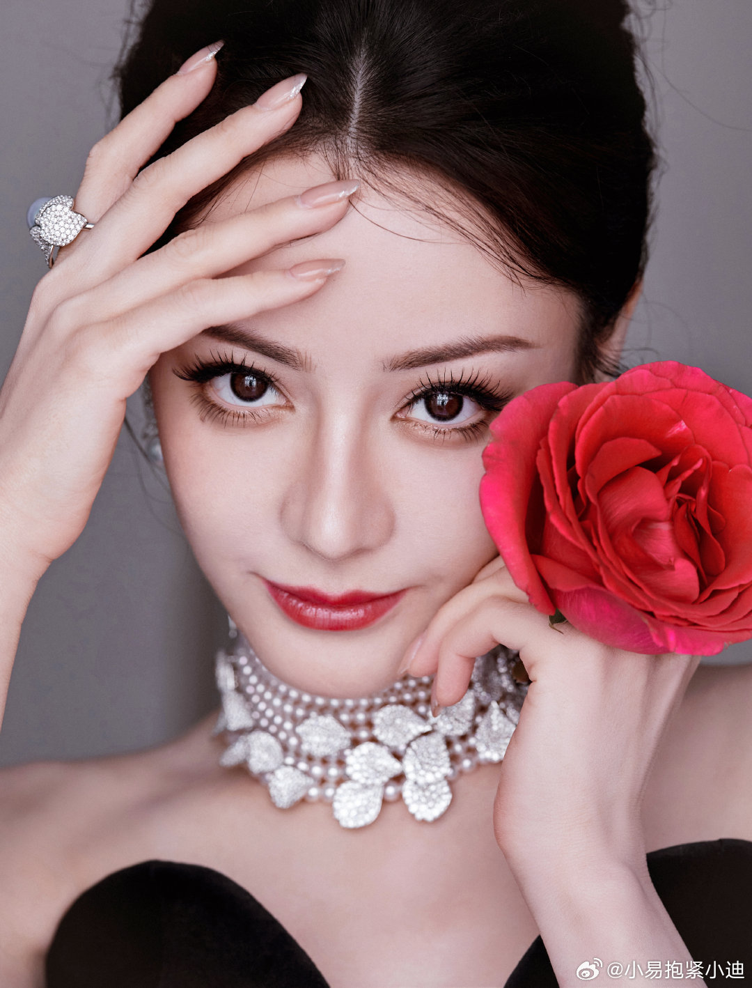 时尚博主说迪丽热巴高定是品牌借的曝迪丽热巴开毯迪丽热巴 𝓨𝓸𝓾𝓵𝓲𝓼