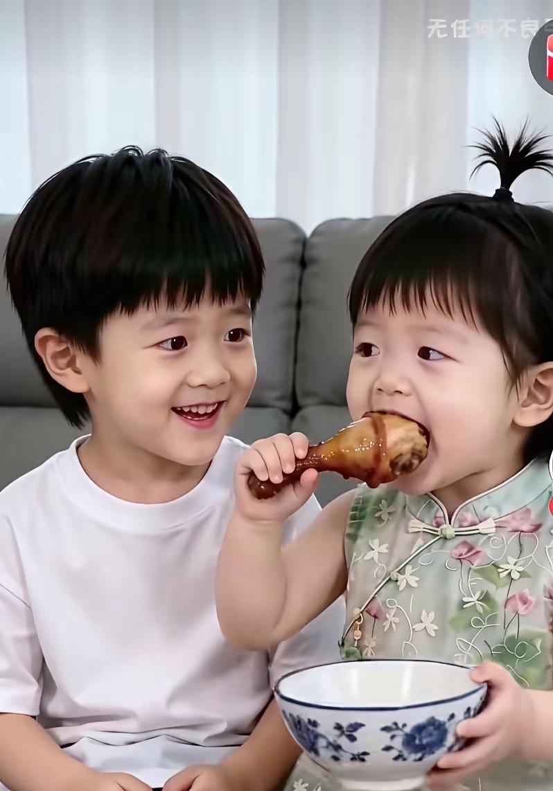 你吃鸡腿，哥哥我流口水
妹妹我吃饱后，再去给你买鹅脚板
那卤鹅脚板更香更好吃
我