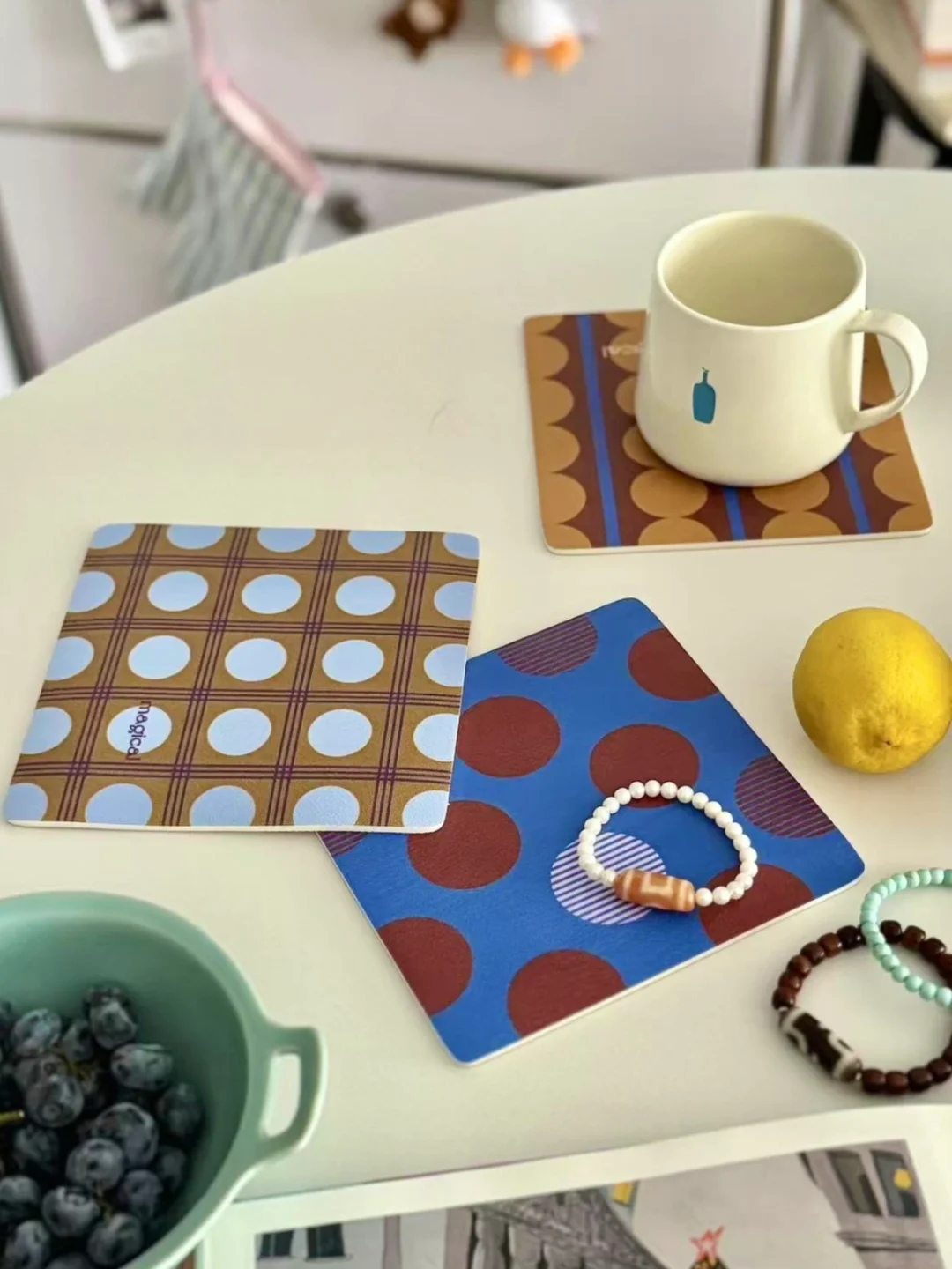 彩色波点杯垫 | 给桌面加一点几何趣味🔵