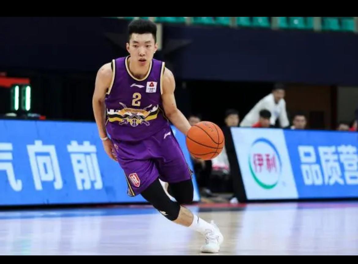 中国男篮世预赛100:93艰难逆转中国台北队，让人唏嘘不已，仿佛隔世。
中国男篮