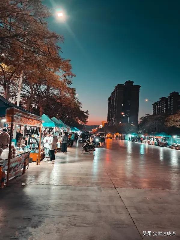 夏日快乐打卡开启！啃冰西瓜、追晚风、逛夜市，揣着汽水闲逛，捕捉落日与晚风，把每一