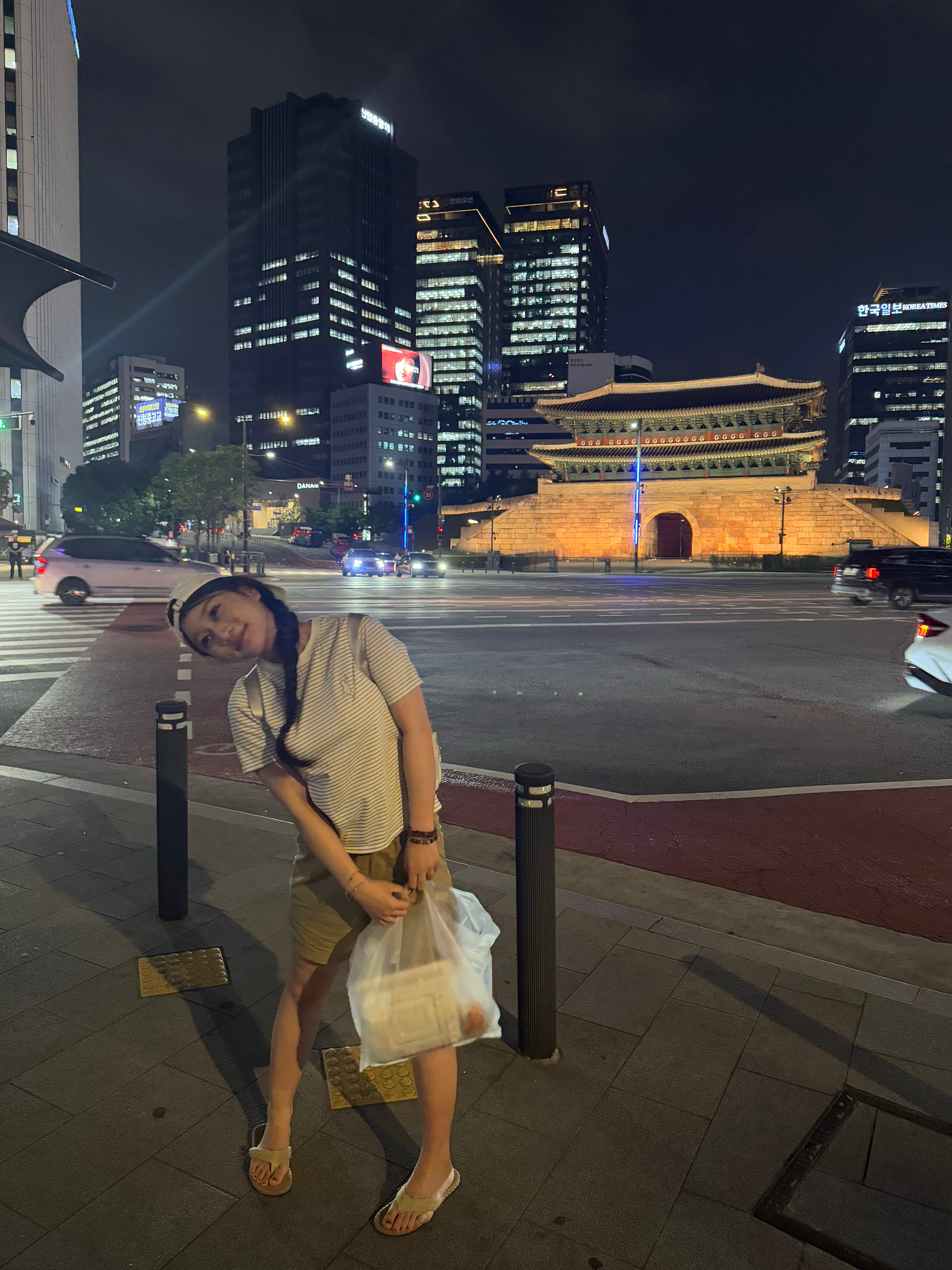 太久没拍视频也没那种拍摄的感觉了 ～  去年开始全放下准备考试 搞了半年多  现