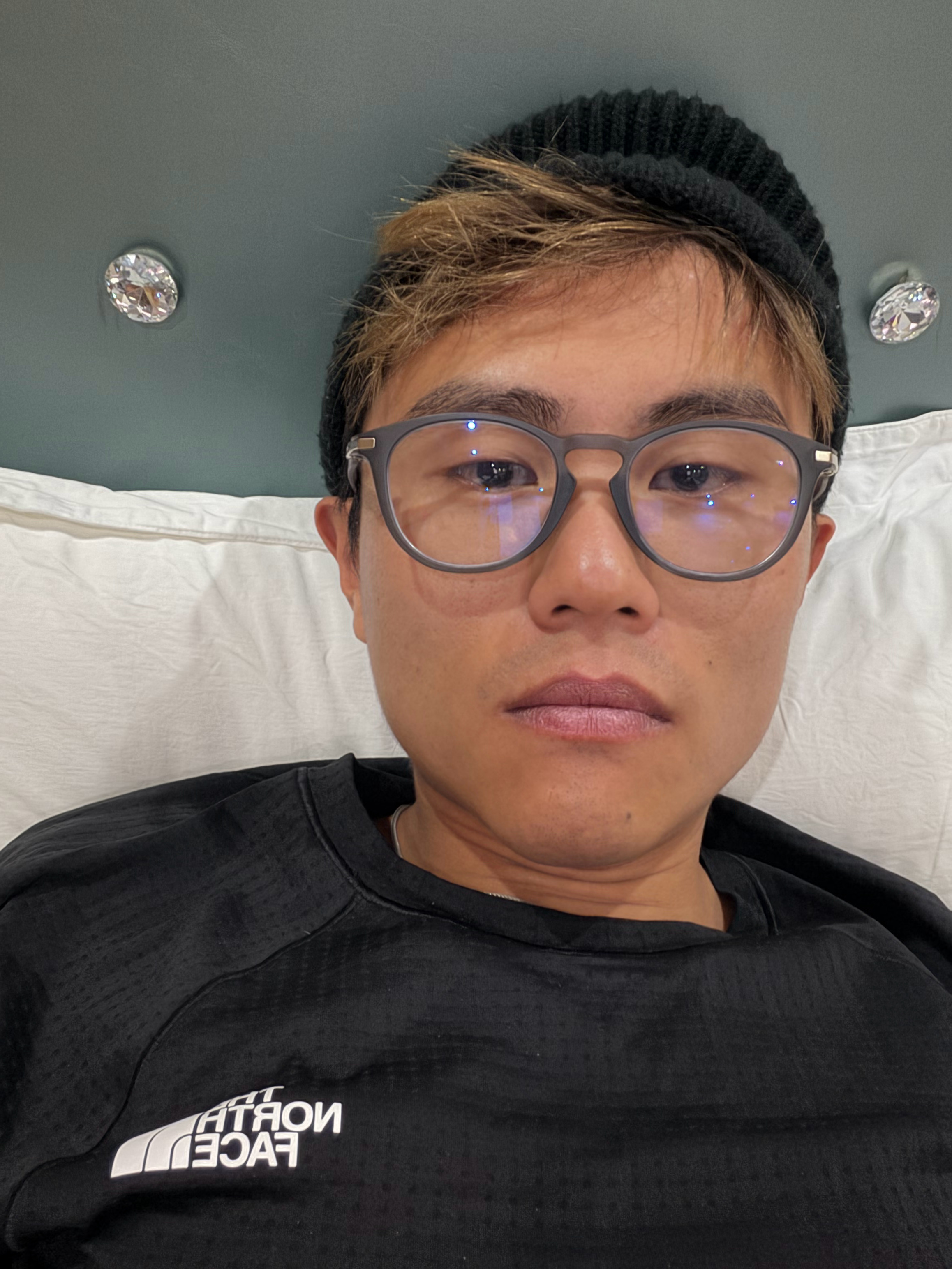 折公三措🤌🏻昨天睡在4200米的措玉村，尽管吃了一颗安眠药，但还是半梦半醒的